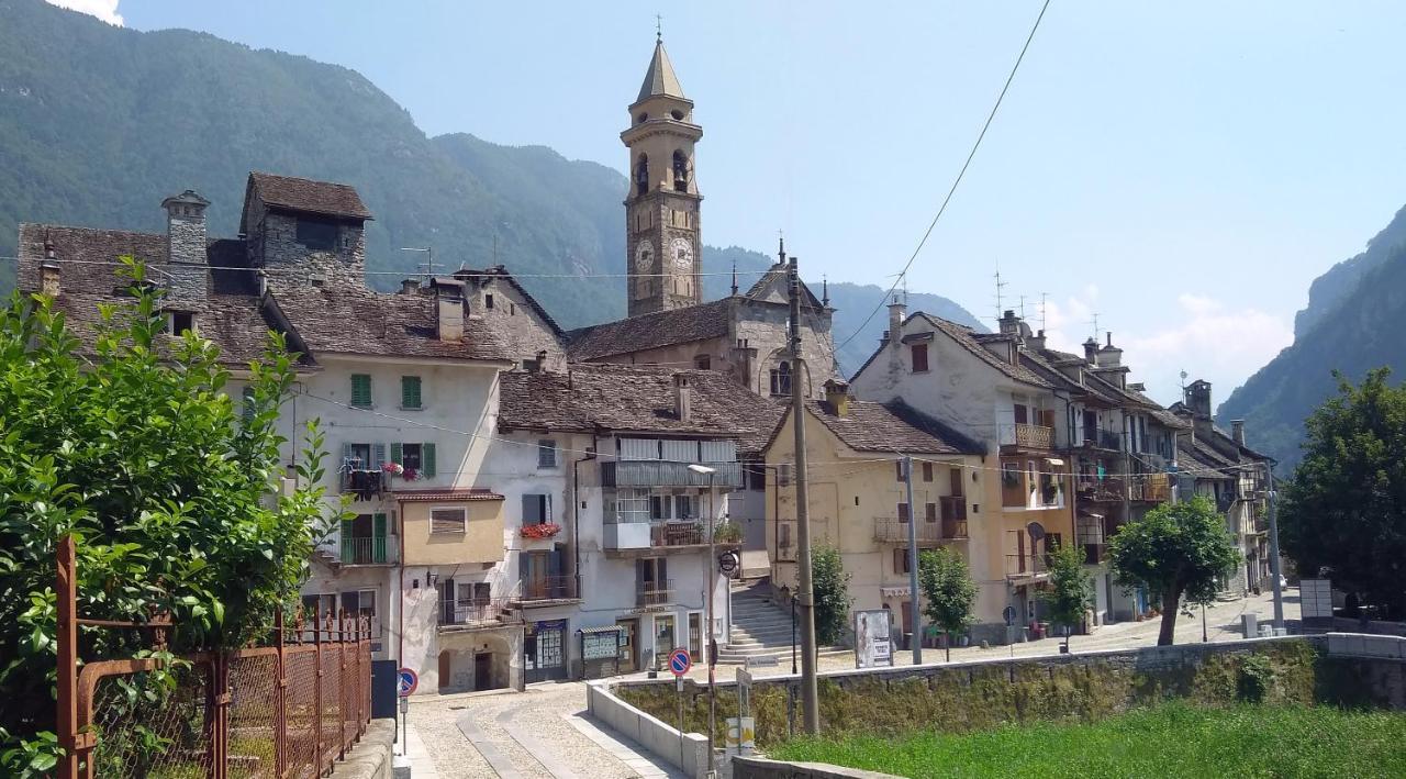 Casa Vacanza In Tipico Chalet Di Montagna Villa Varzo Exterior foto