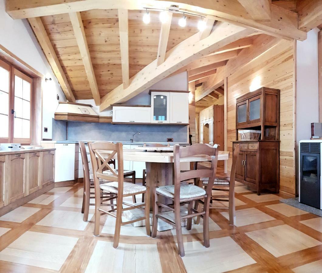 Casa Vacanza In Tipico Chalet Di Montagna Villa Varzo Exterior foto